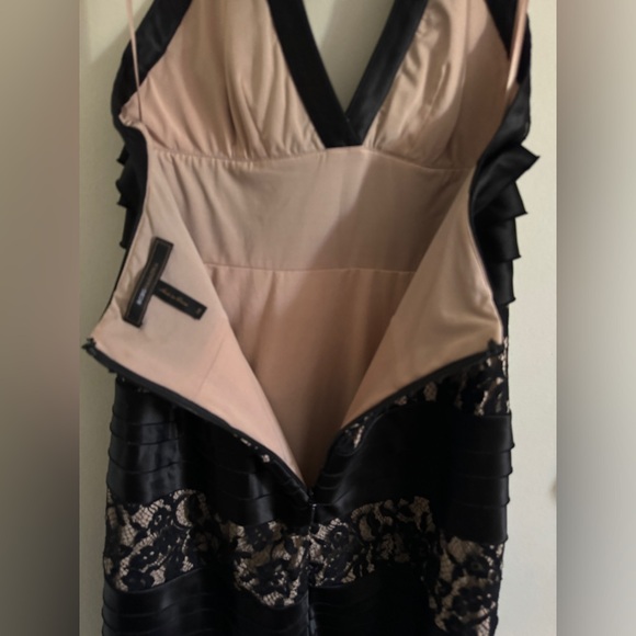 BCBG Maxazria Black Bandage Lace Halter Cocktail Dress Size 6 - Picture 6 of 12